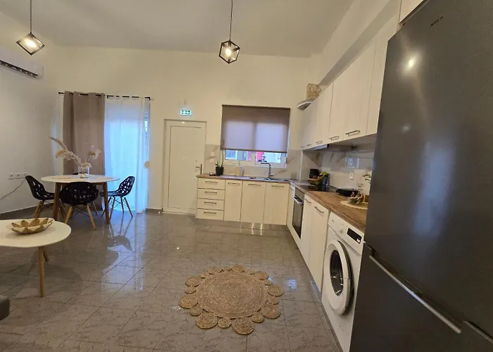 Filoxenia House 公寓 Kremastí