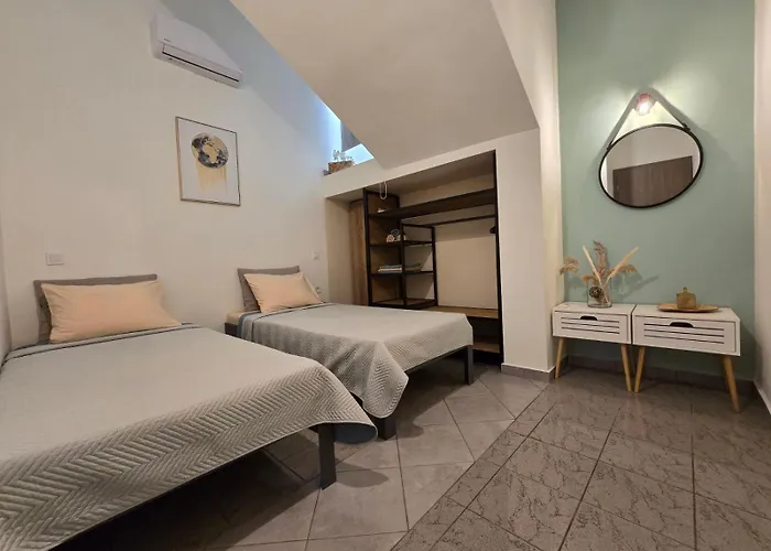 Апартаменты Filoxenia House *
